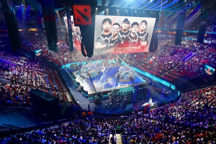 更加丰富多 更加丰富多