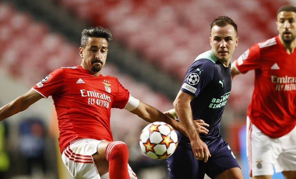 让体育迷更 让体育迷更