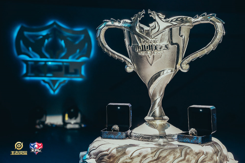 激烈角逐 激烈角逐